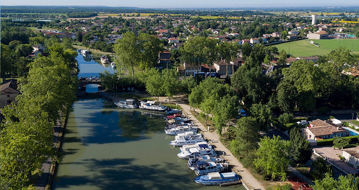 Vue aerienne du port de Montech