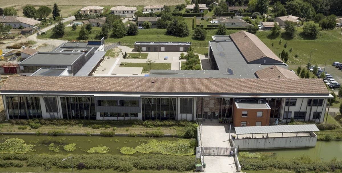 Vue aérienne du collège de Montech