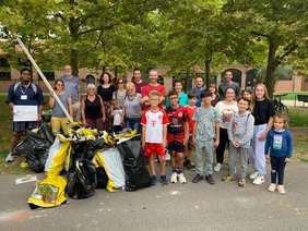 Les jeunes et adultes qui ont participé à la journée de nettoyage de Montech