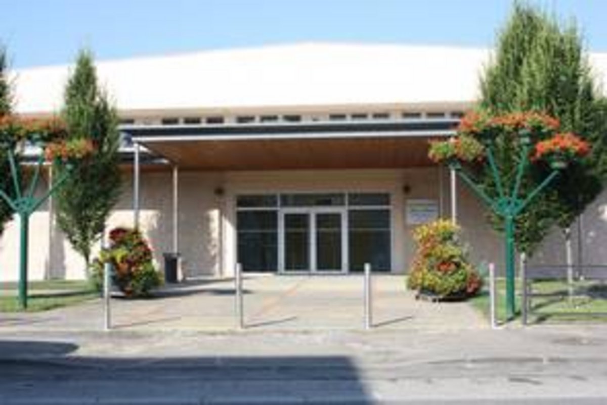 Façade de la salle Delbosc à Montech