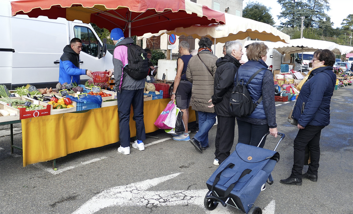 Vue du marché de plein vent de Montech