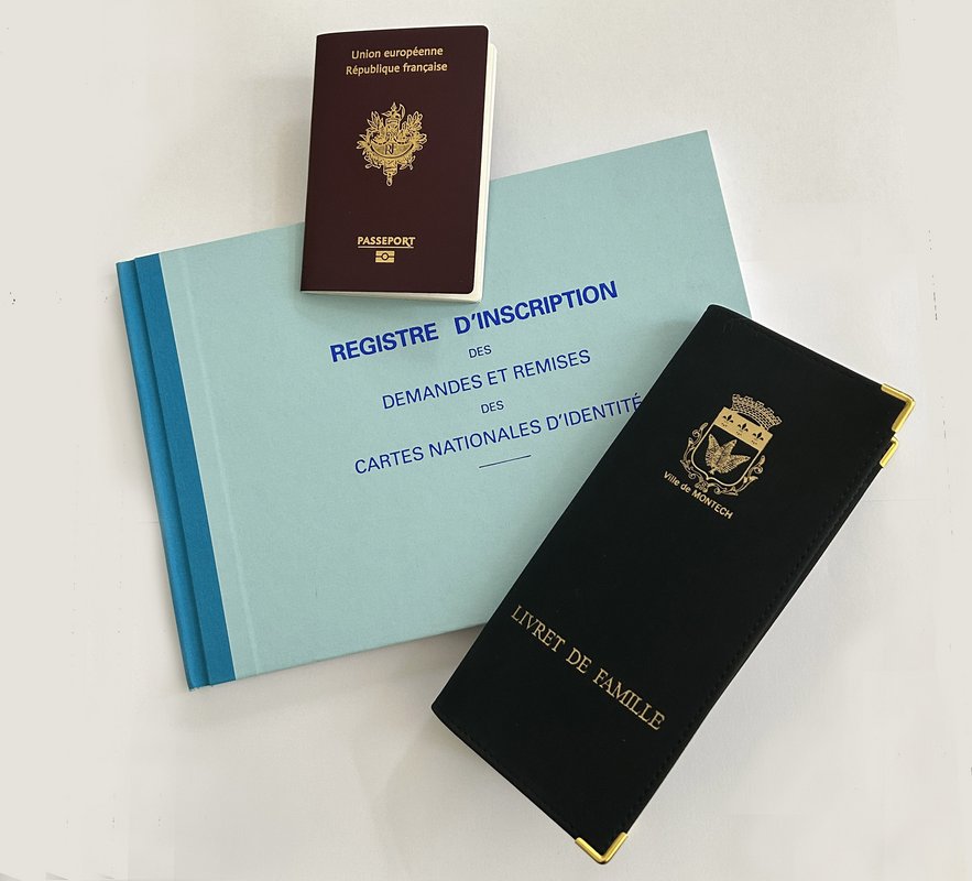 Livret de fammille, registre d'état-civil et passeport